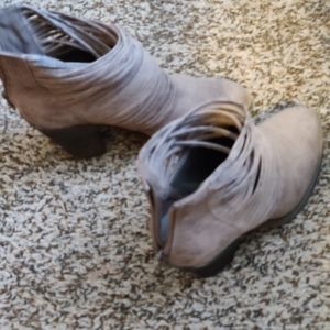 Boots for Chesapeake as only